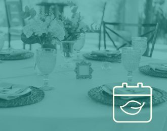 Place settings on a round table